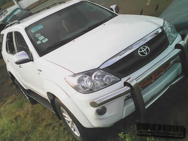 Location Toyota Fortuner à Douala