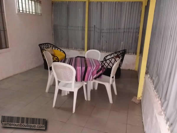 Chambre meublée F1 climatisé à Douala Bonanjo