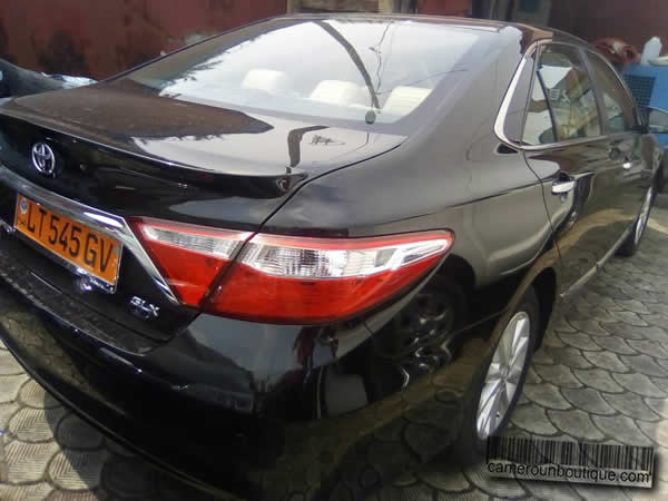 Location Voiture luxe Toyota Camry Noir GLX à Douala