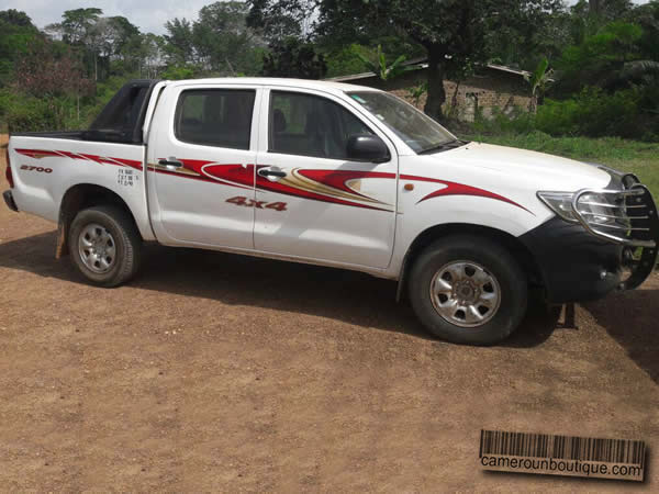 Location Pickup Toyota Hilux Double Cabine à Douala