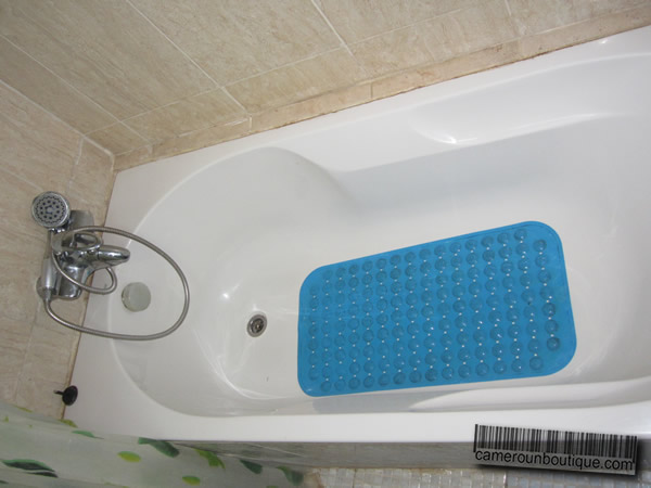 Salle bain appartement luxe meublé Douala Akwa