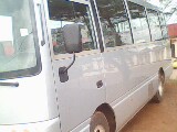  Location Mini Bus Nissan à Yaoundé