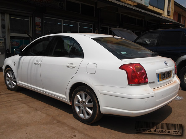 Location voiture berlines Toyota Avensis luxe à Yaoundé