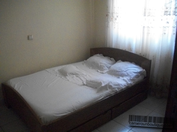 Chambre appartement meublé Yaoundé Nkomo Résidence des palmiers
