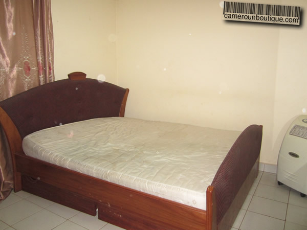 Chambre appartement meublé Yaoundé Nkomo Résidence des palmiers