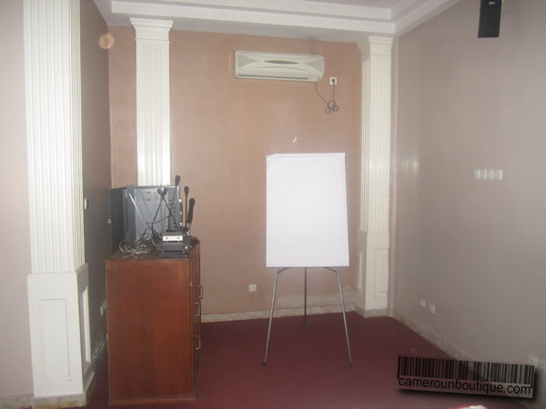 Location salle réunion conférence Yaoundé Ekoumdoum