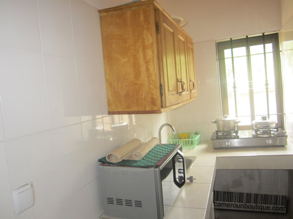 Cuisine appartement meublé à Nkol Bison Yaoundé