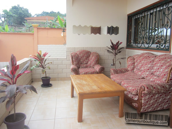 Véranda villa meublée Yaoundé Efoulan Club France