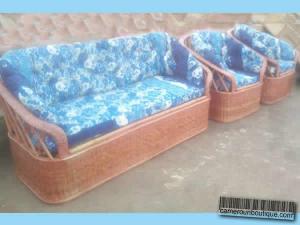 Salon en Rotin et Classique de 5 Places avec Table Douala