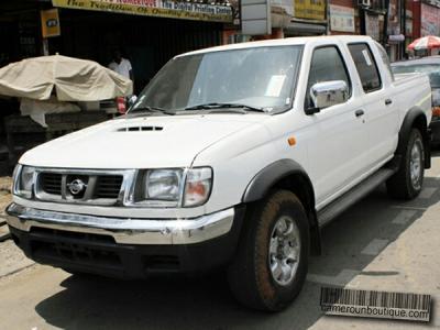 Location voiture à Douala pickup Double Cabine Nissan Navarra D22