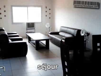Appartement meublé 2 chambres F3 à louer à Yaoundé Emombo