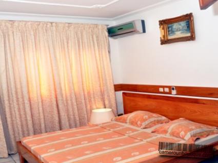 Chambre appartement luxe meublé Douala Akwa